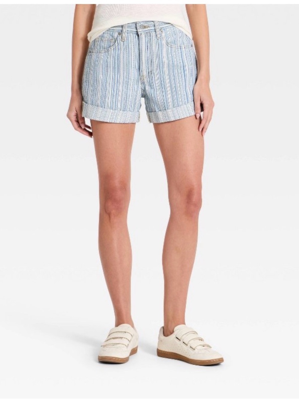 NWT Universal Thread Women's Mid-Rise 90s Baggy Cuff Denim Shorts Blue Stripe 8